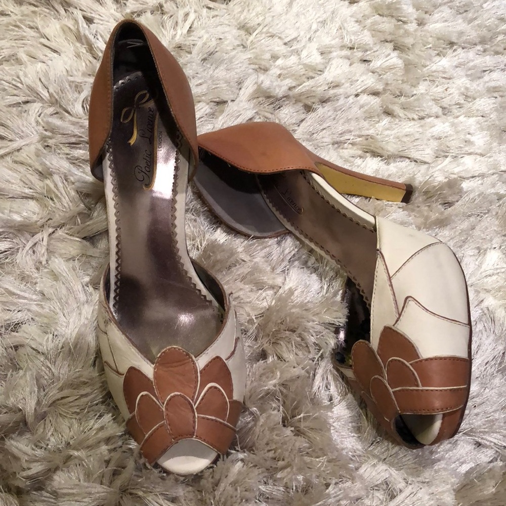 🚩SALE 🚩Poetic License London Feel the Rhythm 👠